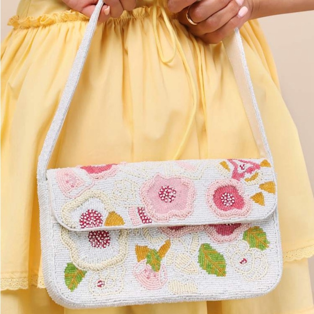 Lulu's White and Pink Floral Clutch